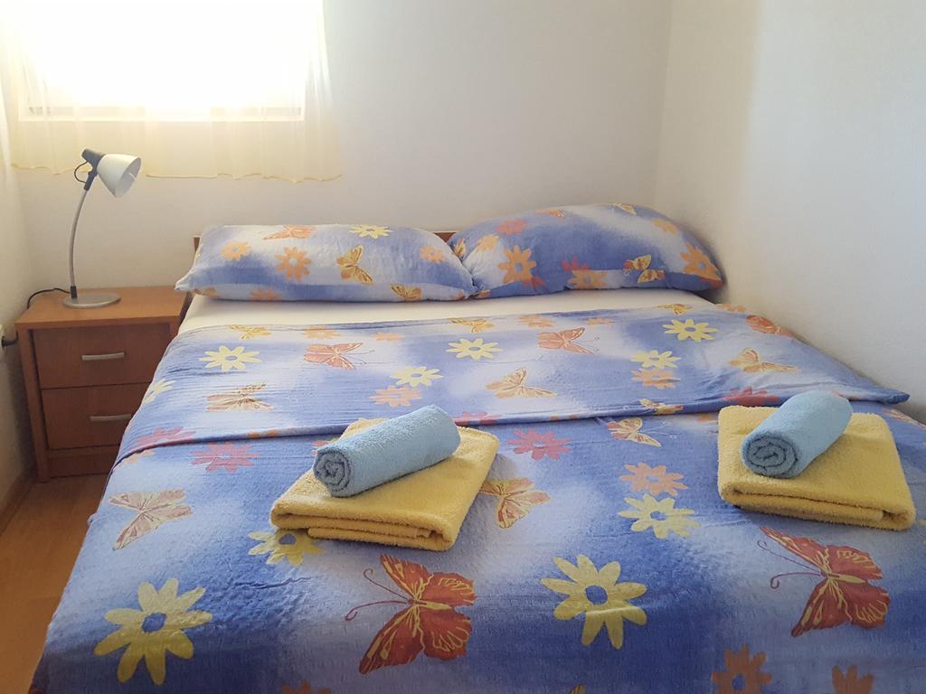 Apartments Mirakul Lopar Bagian luar foto