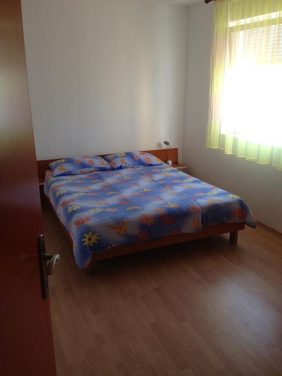Apartments Mirakul Lopar Bagian luar foto
