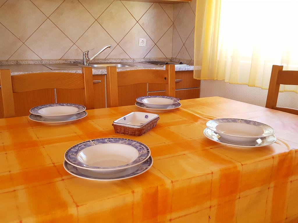 Apartments Mirakul Lopar Bagian luar foto