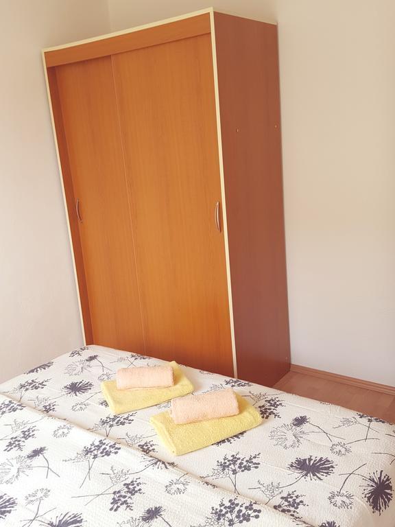 Apartments Mirakul Lopar Bagian luar foto
