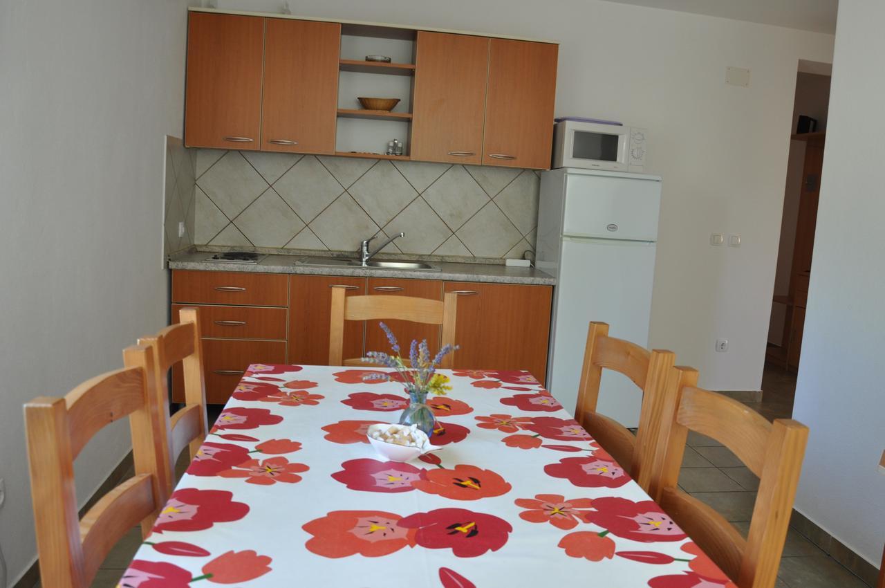 Apartments Mirakul Lopar Bagian luar foto