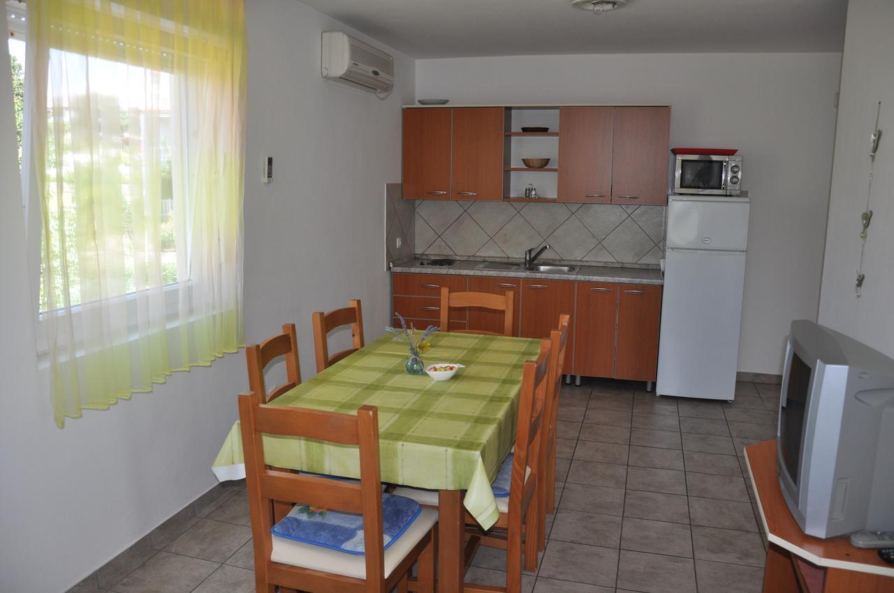 Apartments Mirakul Lopar Bagian luar foto